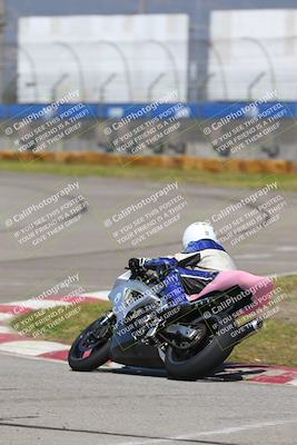 media/Mar-19-2022-Fastrack Riders (Sat) [[4e7522d738]]/Level 5 Race/Turn 3 and 4/